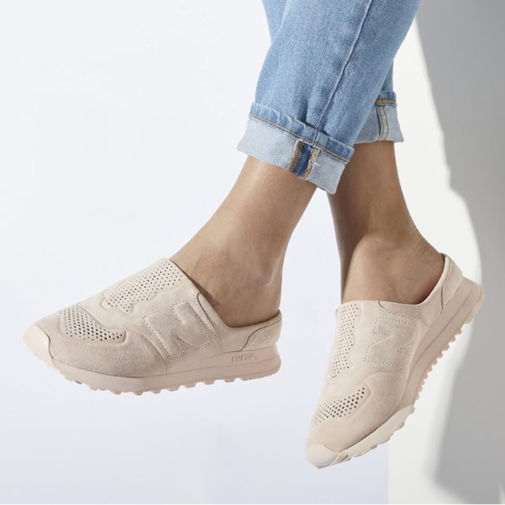 New Balance Womens 574 Light Pink Slip On suede‎ Shoes